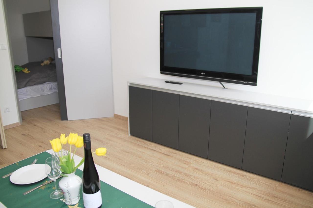 Velovino Apartman Mikulov Exteriör bild